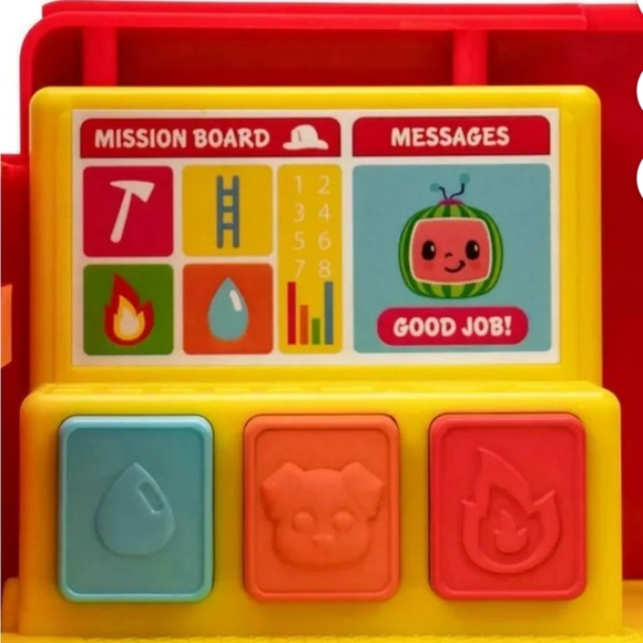 CoComelon Transforming Fire Truck - Picture 4 of 7